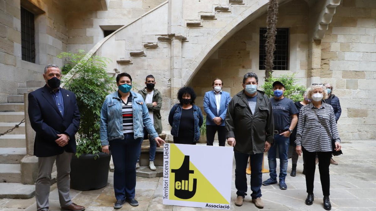 Presentación ayer en el IEI del catálogo ‘Tardor a escena’.