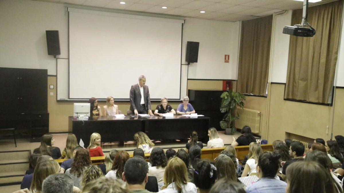 Imagen de archivo de aspirantes a unas oposiciones a docentes.