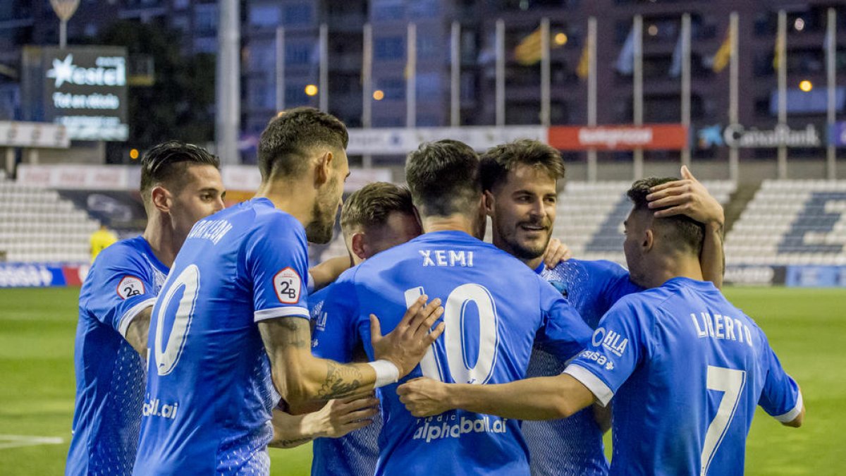 Jugadors del Lleida celebren un gol al Vila-real B, el 8 de març, últim partit que es va jugar.