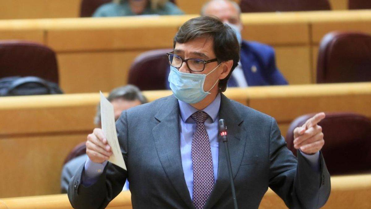 El ministre de Sanitat, Salvador Illa, ahir al ple del Senat.