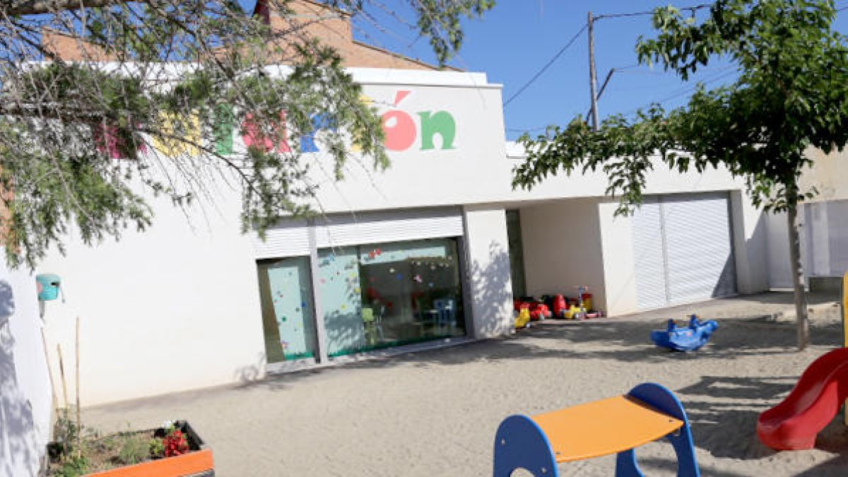 Patio exterior de la  ludoteca Calarión de Saidí.