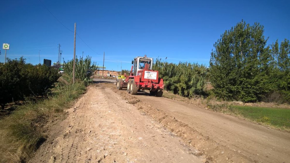 Los trabajos de mejora en un camino de Llívia.