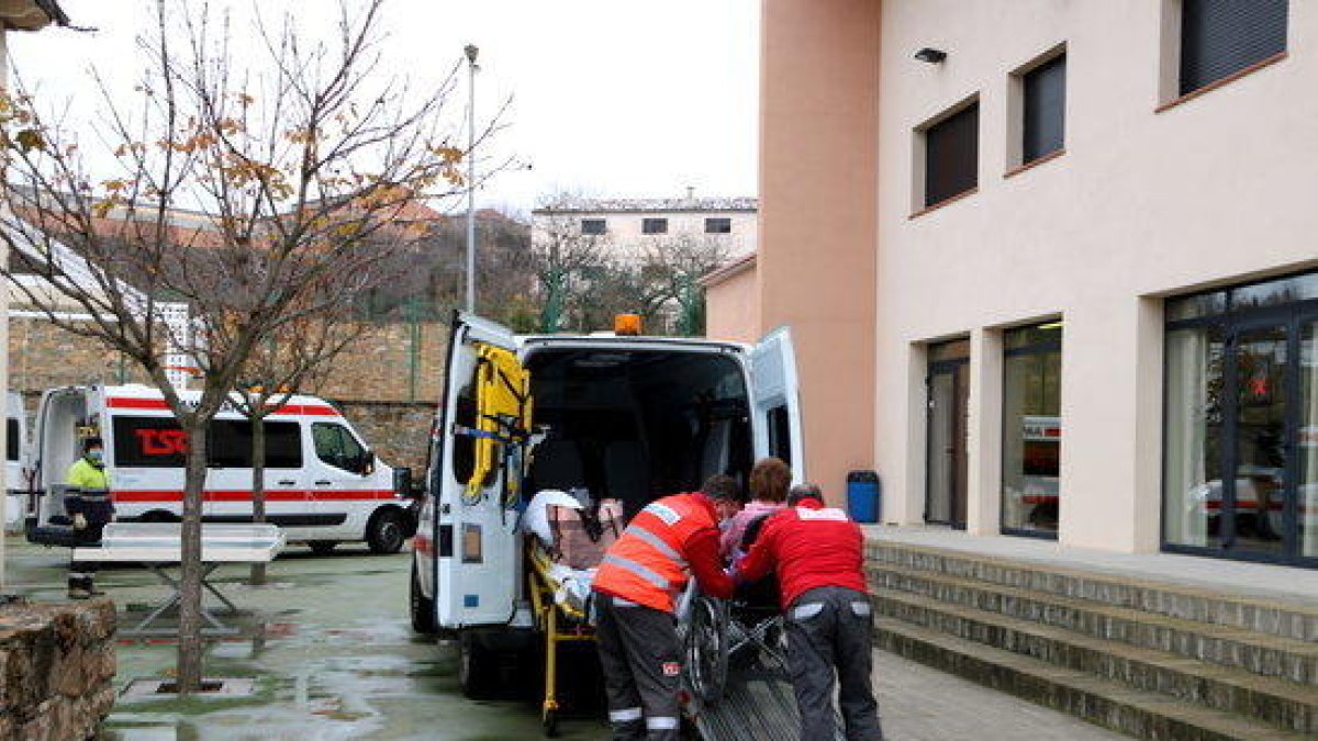 Traslladen dotze pacients a l'alberg de Tremp per alliberar llits de l'Hospital Comarcal del Pallars