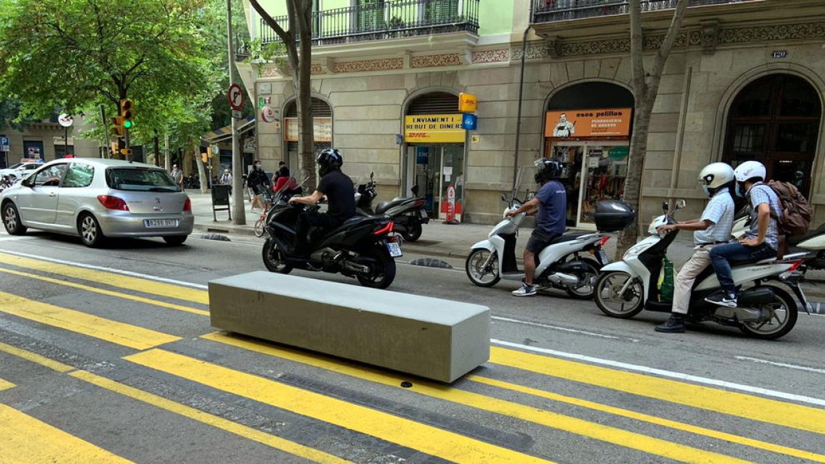 La fiscalia investiga els blocs de formigó que Barcelona va col·locar en alguns carrers