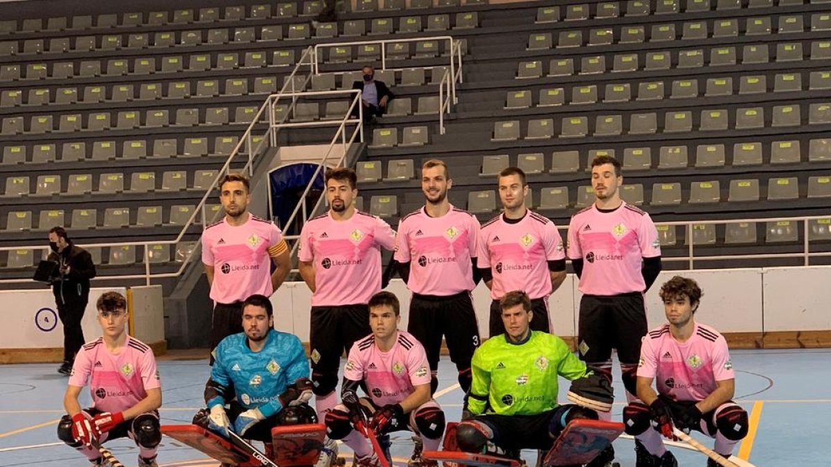 L’Alpicat posa per a la foto abans de començar el partit a Alcoi.