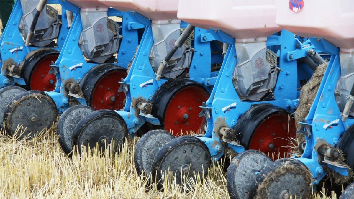 Imatge d’arxiu d’una màquina de sembra directa.