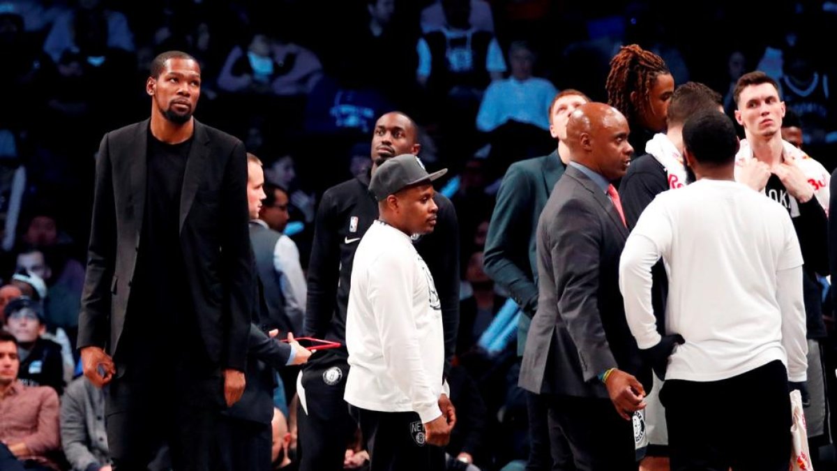 Kevin Durant no jugará la fase final de la NBA por lesión.