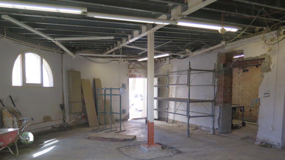 Imatge de l’estat de les obres als serveis territorials de Lleida, que s’han ajornat.