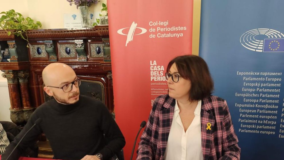 El cap de l’oficina de l’Eurocambra a Barcelona i Diana Riba.