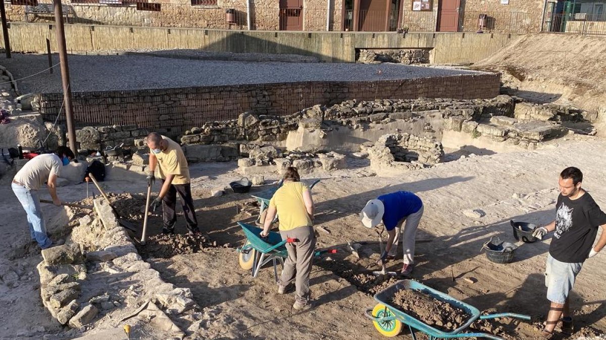 Les actuacions se centren en les termes, la muralla i l’hostal.