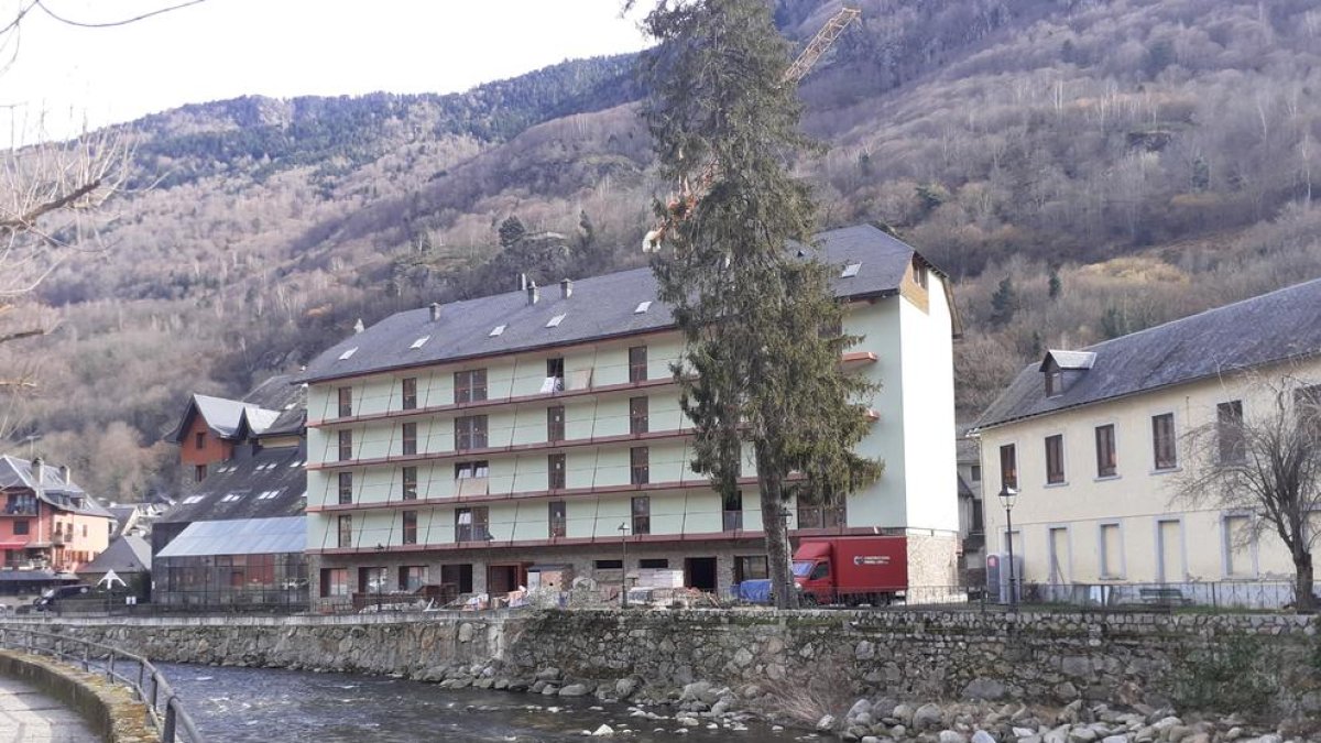 L’edifici que acollirà la residència geriàtrica del Baish Aran.