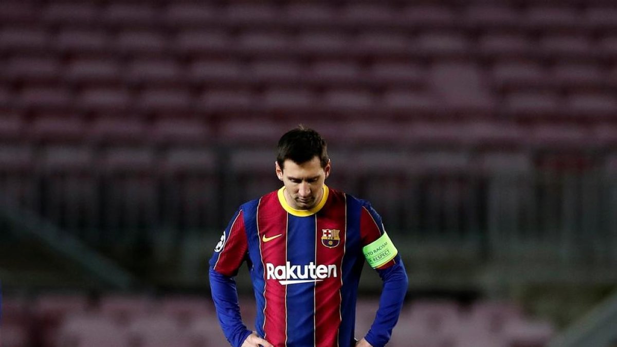 Leo Messi, pugnando con Cuadrado, fue el único que lo intentó en el Barça.