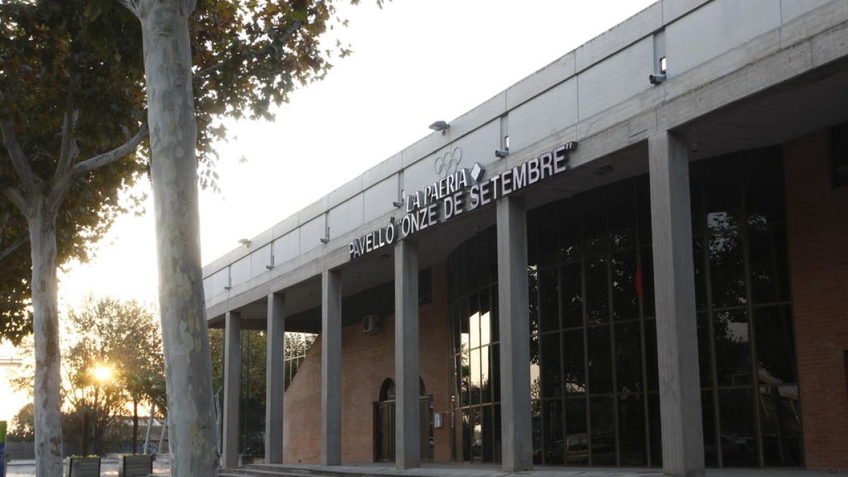 Imagen de la fachada del pabellón Onze de Setembre de Lleida.
