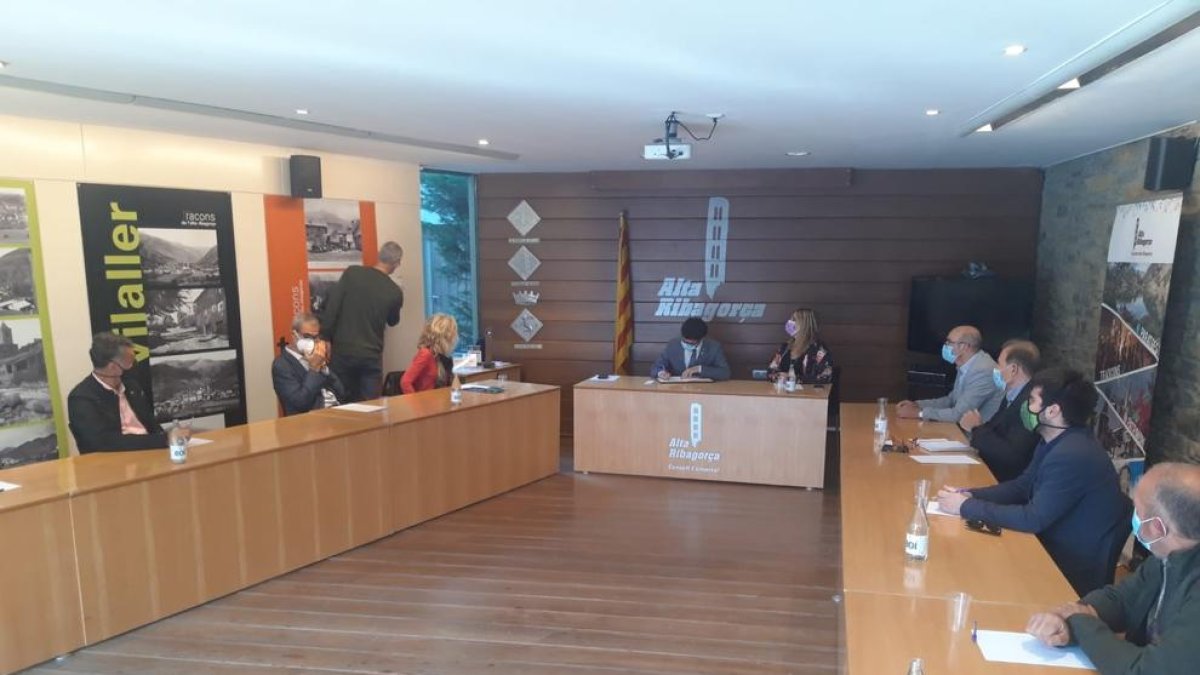 Puigneró visitó ayer el Pallars y la Alta Ribagorça (en la imagen).