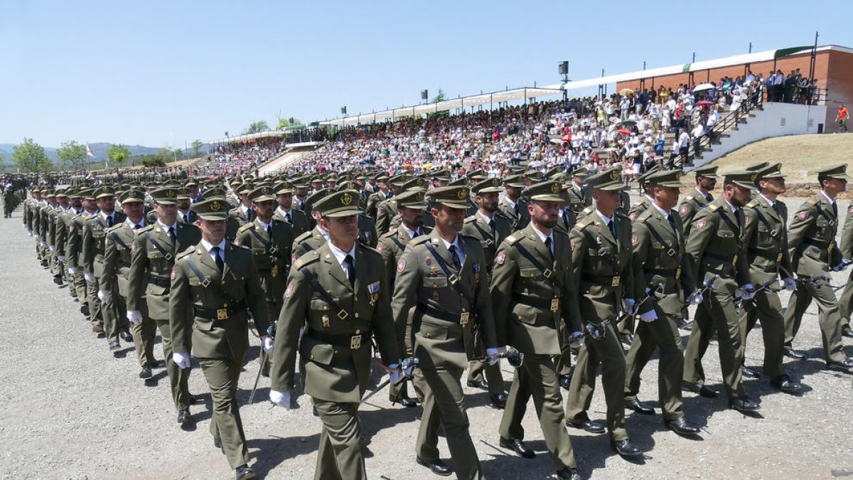 Imatge d’arxiu d’una entrega de despatxos a l’Acadèmia Bàsica de Suboficials de Talarn.