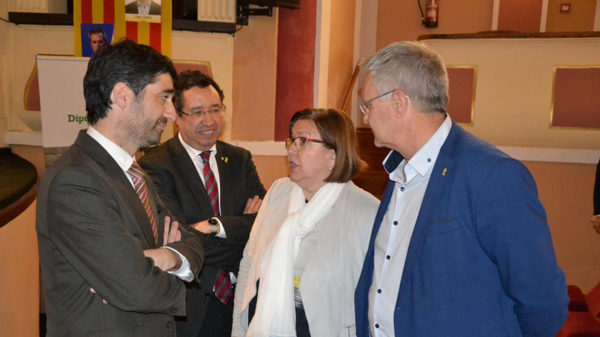 Jordi Puigneró, Ramon Farré, Rosa Maria Perelló i Salvador Bonjoch, alcalde de Bellpuig.