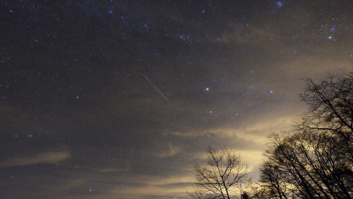 La lluvia de estrellas empezó a verse a mediados de julio y se prolongará hasta finales de este mes.