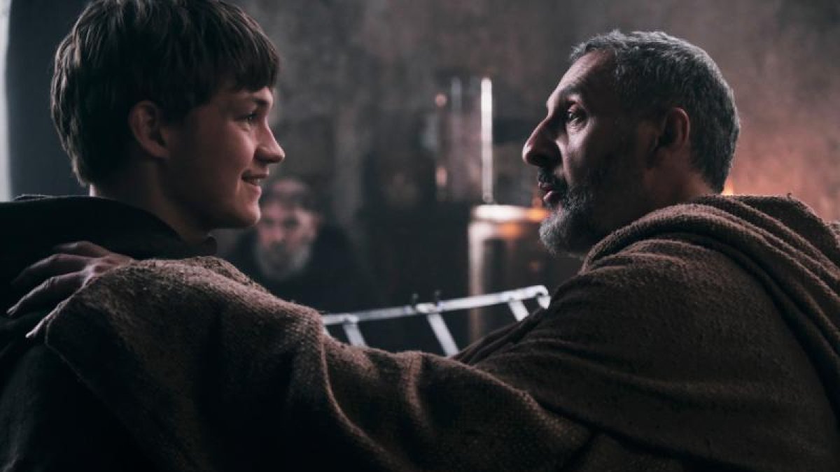Damian Hardung y John Turturro protagonizan la serie, ambientada en una remota abadía medieval.