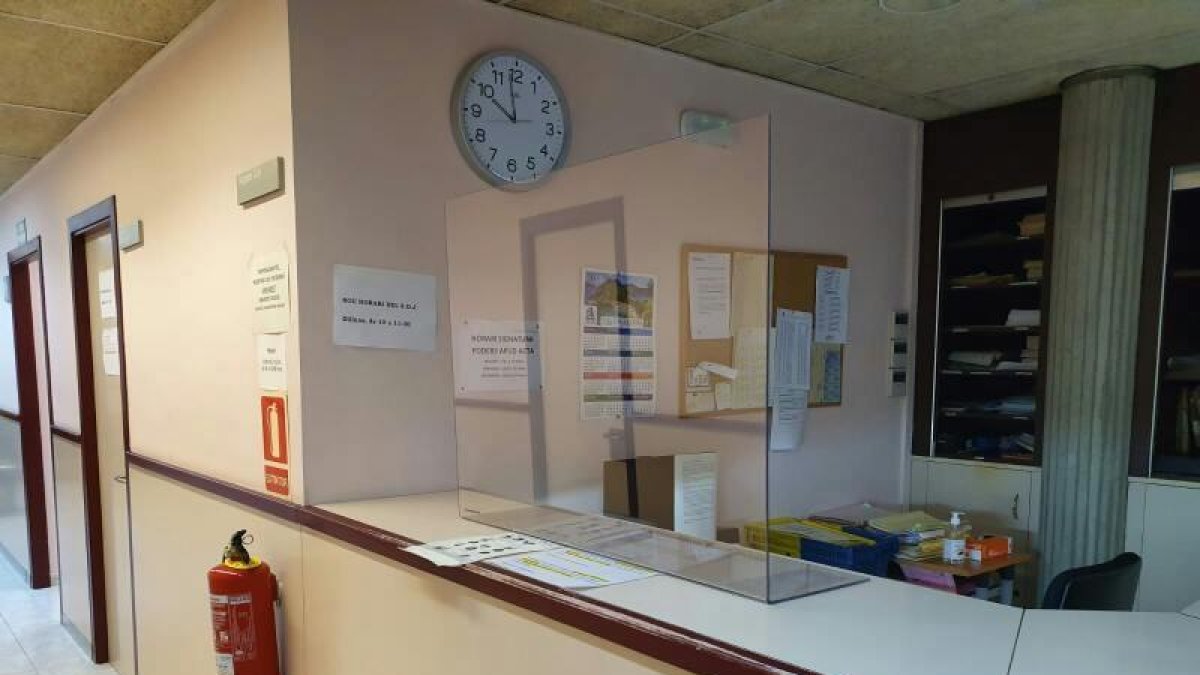 Mampara protectora en las Oficinas de Atención Ciudadana de los juzgados de Solsona.