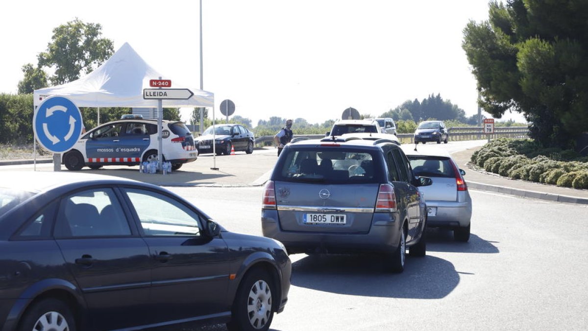 Un control dels Mossos d’Esquadra a l’entrada de Lleida, diumenge passat 19 de juliol.