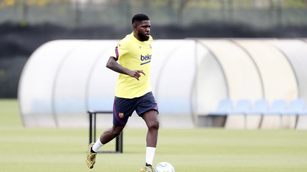 El azulgrana Umtiti durante la sesión de ayer, en la que se lesionó.