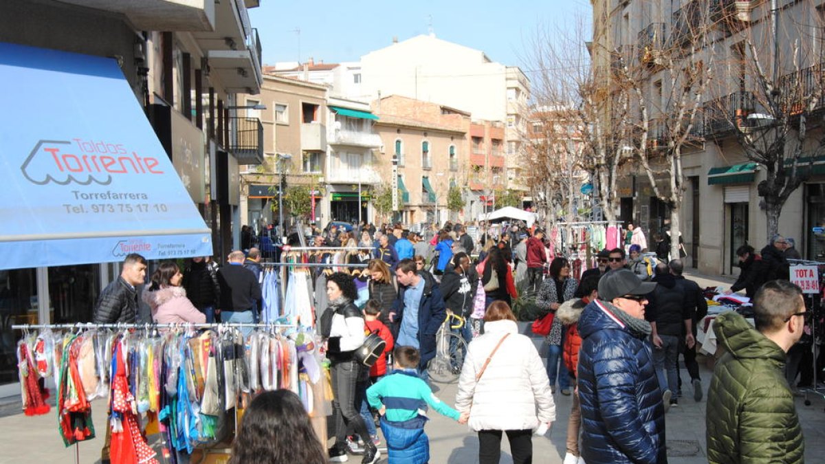 El mercat de rebaixes de Tàrrega, que es va celebrar divendres.