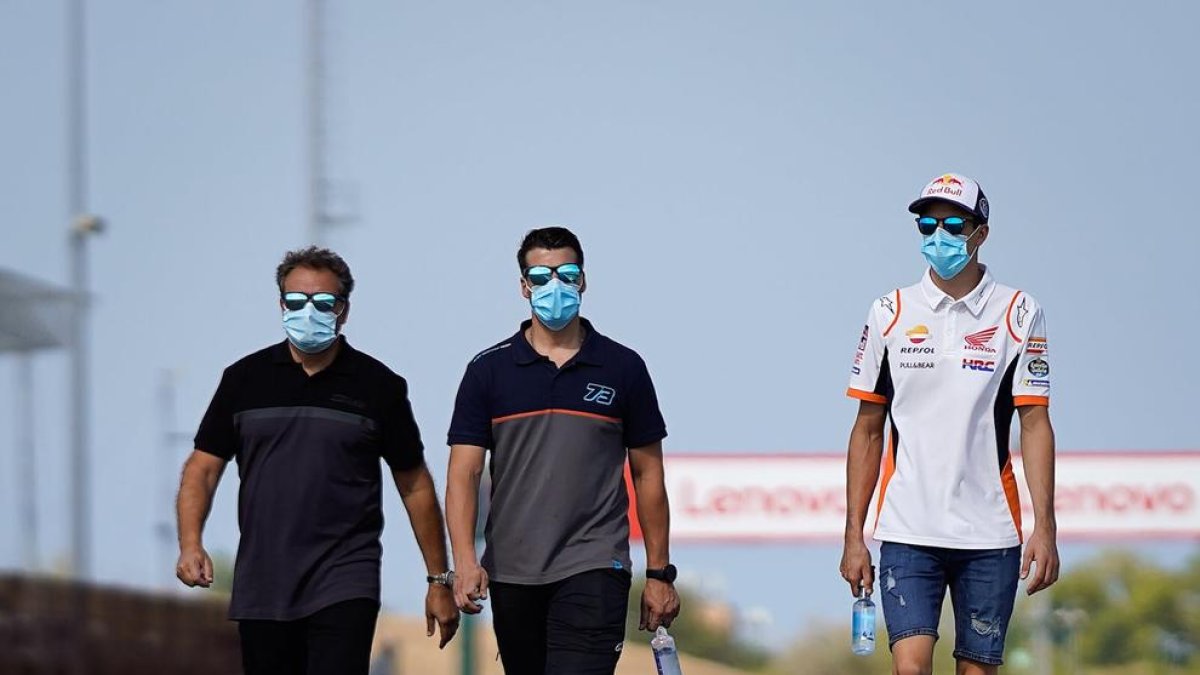 Àlex Márquez reconoció ayer a pie el circuito de Misano.