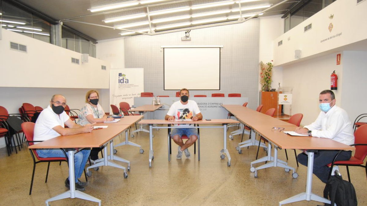 Els dos ajuntaments van mantenir una reunió divendres passat.