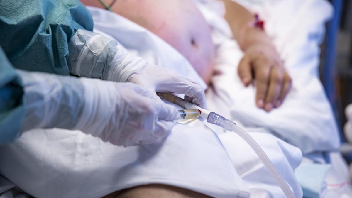 La càrrega de les UCI i les restriccions pugen la mortalitat d'altres malalties