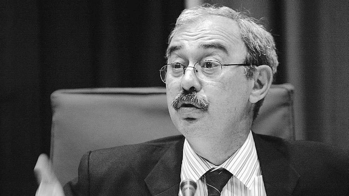 Pep Mòdol, en una comparecencia en el Parlament en 2006.