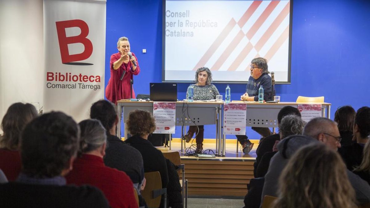 Presentación de la organización el sábado en la biblioteca.