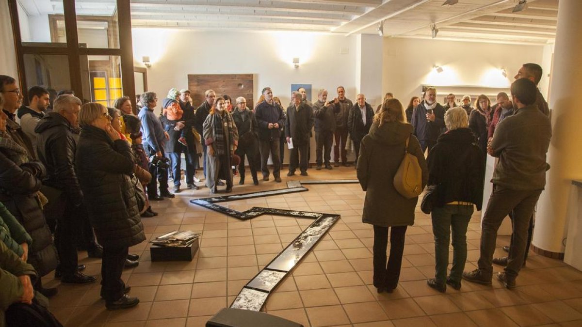 Exposició ‘Pom-Plata’, de l’artista argentina establerta a Barcelona Nora Ancarola, a l’edifici Lo Pardal de la Fundació Guillem Viladot.