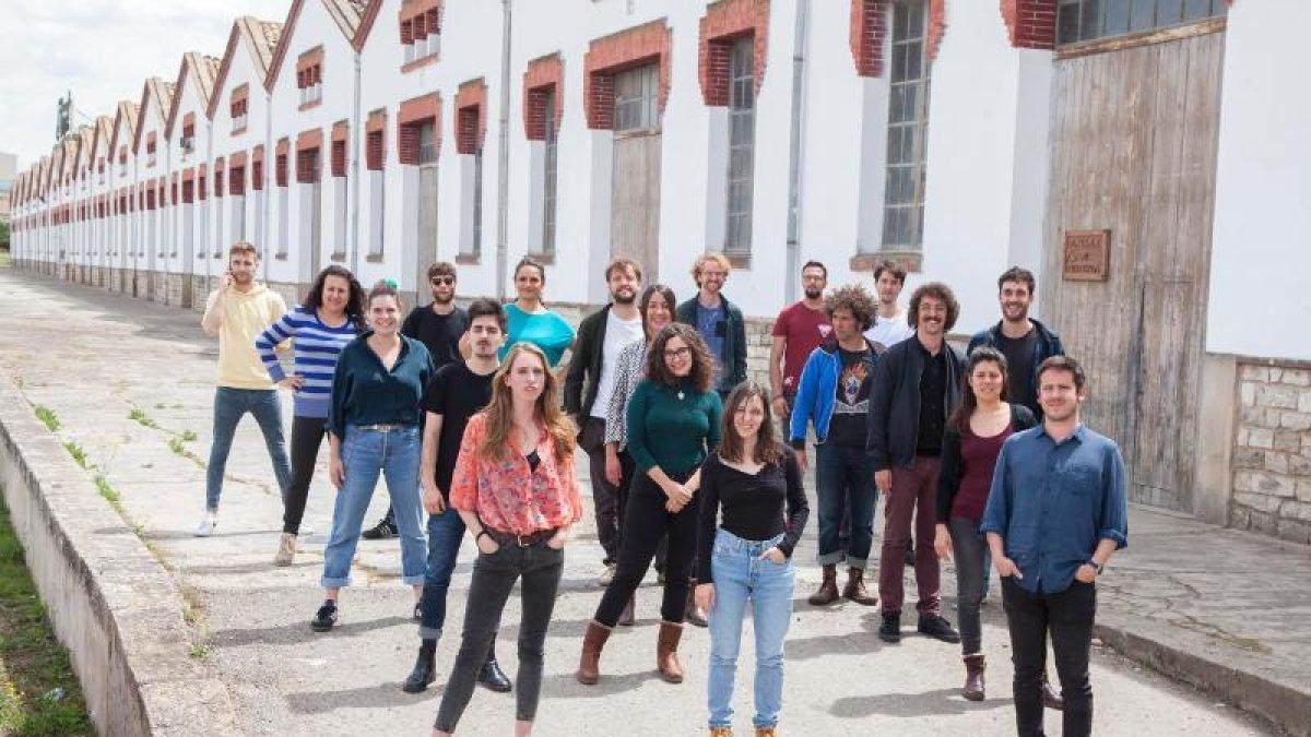 Foto de família amb els representants de les diferents companyies que participen en el programa.