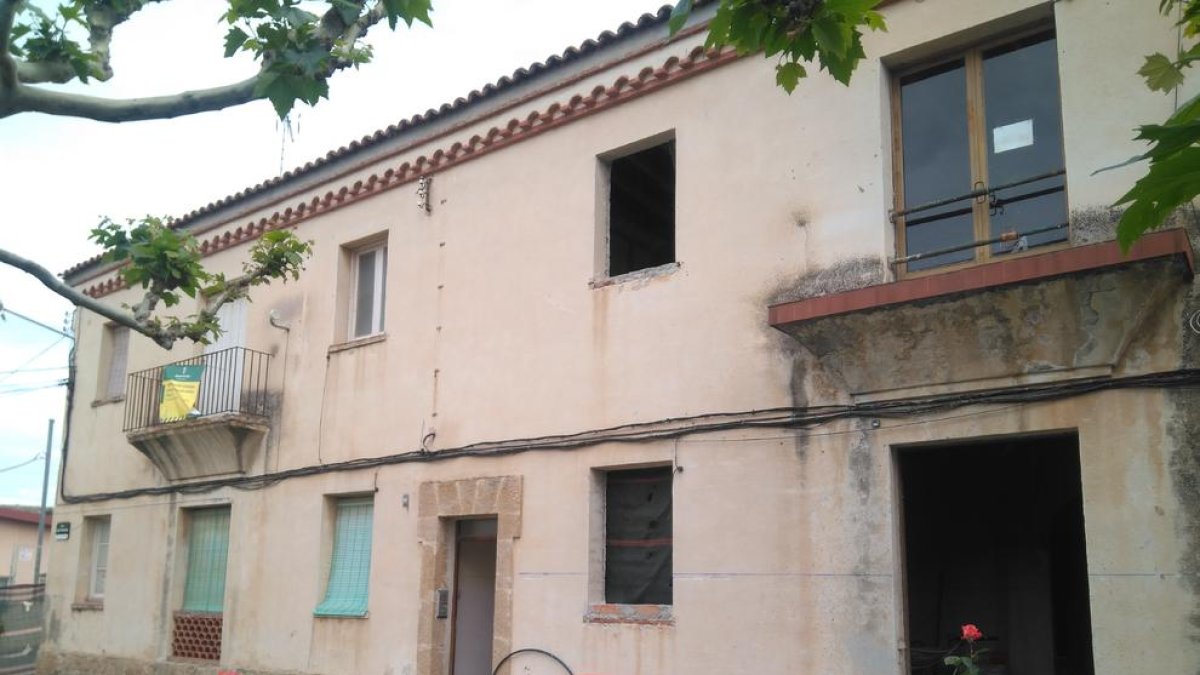 Les cases dels mestres que són rehabilitades.