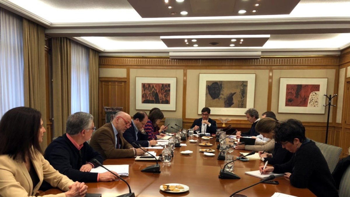 El ministre de Sanitat, Salvador Illa, presideix una reunió del comitè de seguiment i avaluació del coronavirus,