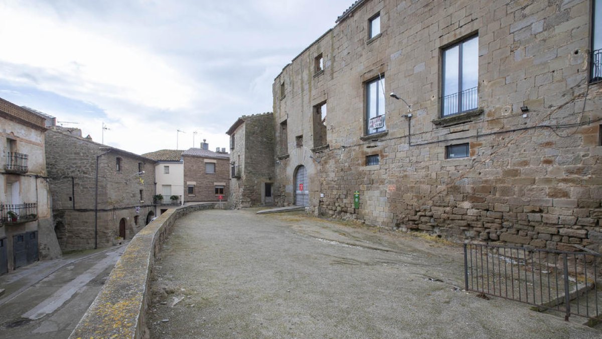 Nuevo acceso principal para el castillo de Concabella