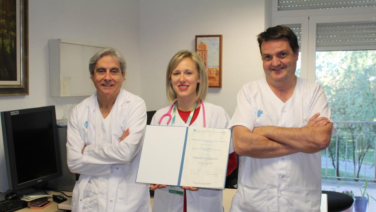 Los oncólogos Edelmir Iglesias, Ariadna Gasol y Serafín Morales.