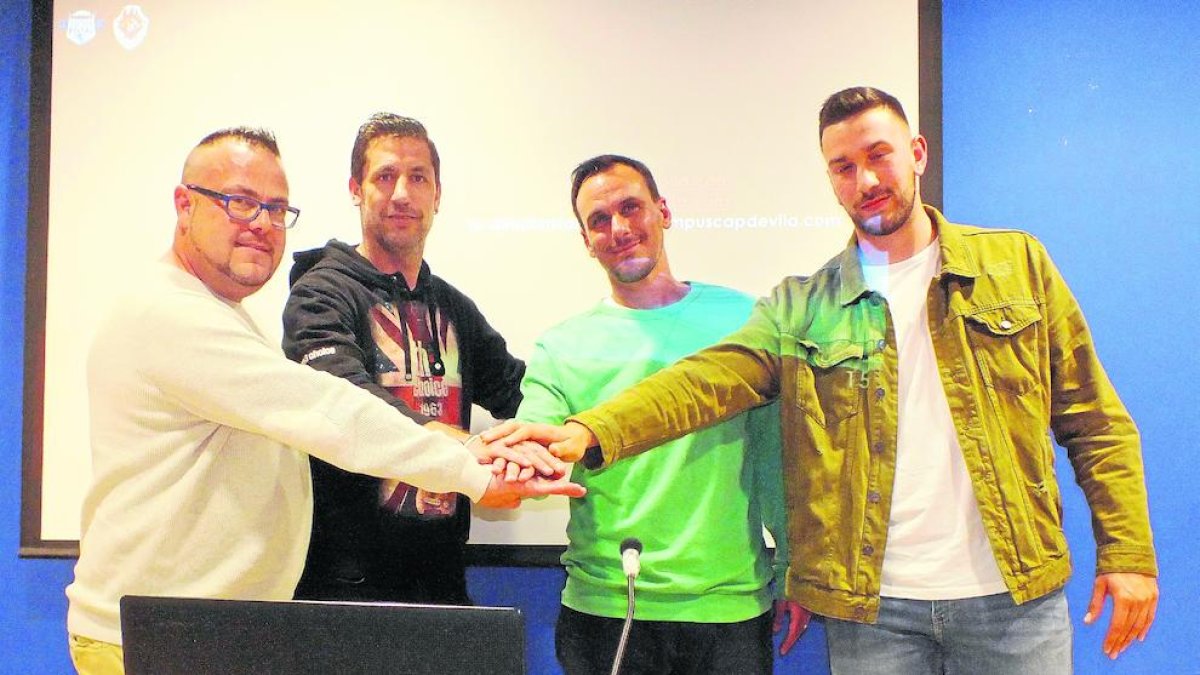 Joan Capdevila junto al resto de organizadores de la primera edición del campus nacional.