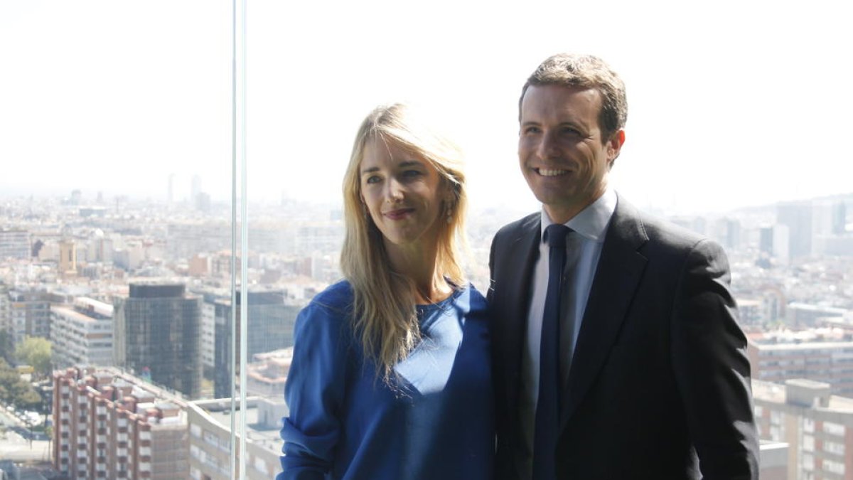 Pla mitjà del president del PP, Pablo Casado, i la candidata del PPC, Cayetana Álvarez de Toledo.