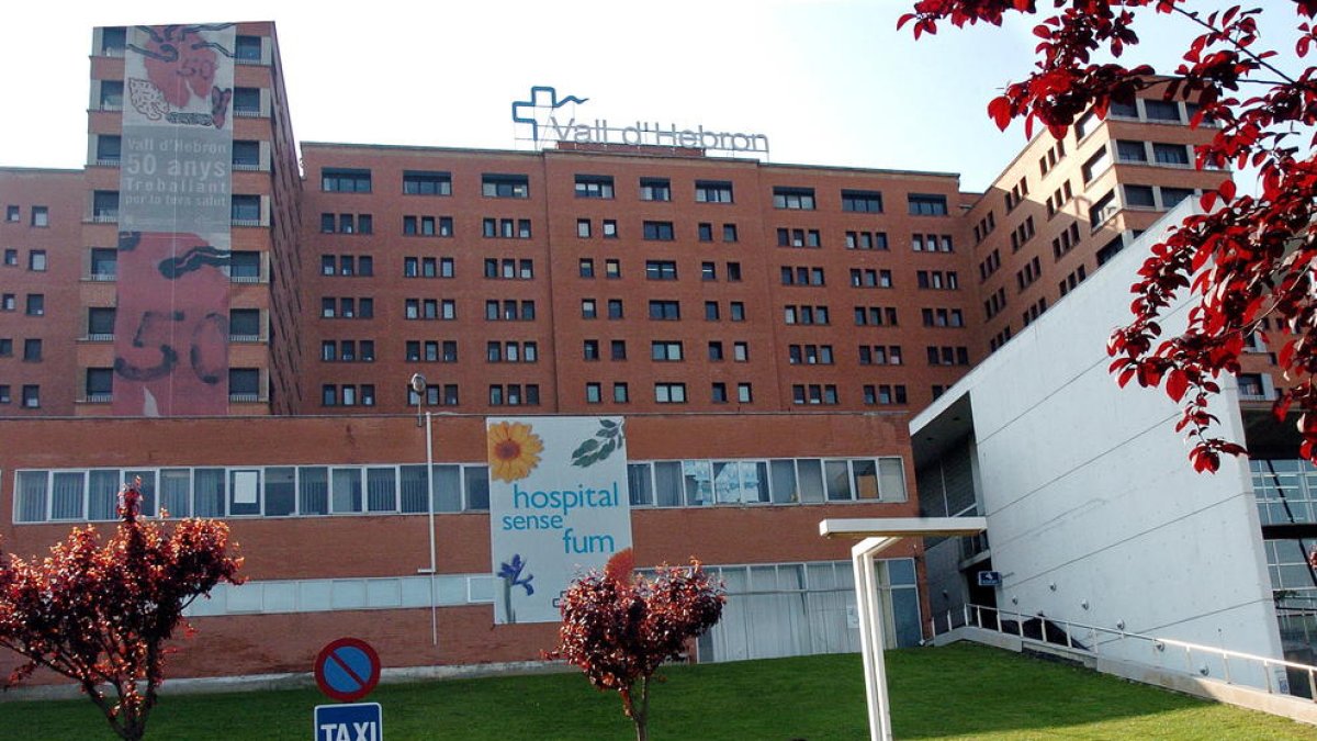 Vista general de la façana principal de l’Hospital Vall d’Hebron de Barcelona