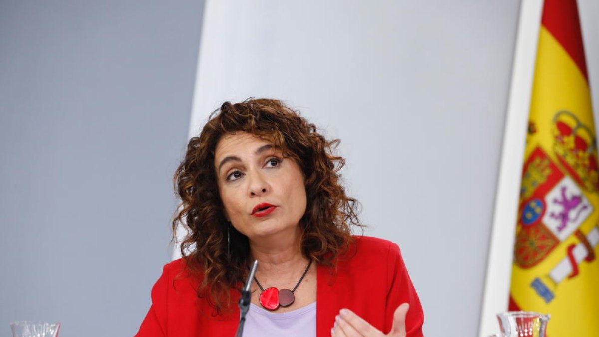 La ministra de Hacienda, María Jesús Montero, ayer, tras la reunión del Consejo de Ministros.