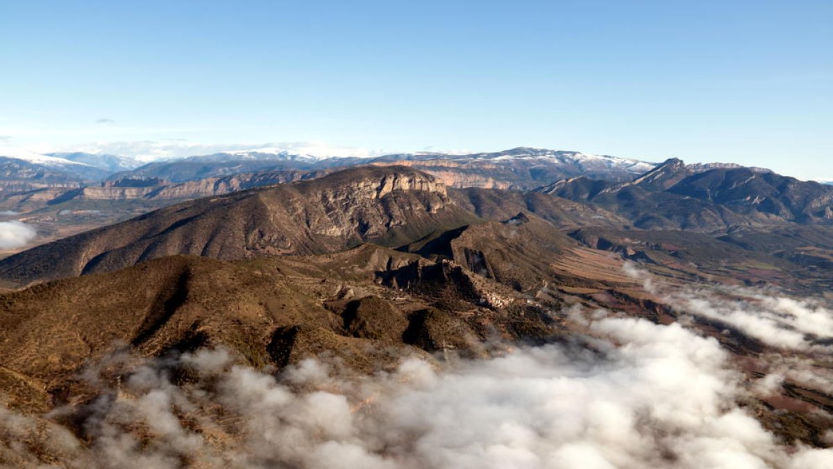 Vista aèria de la Conca de Tremp, dins l'àmbit del Geoparc Orígens.