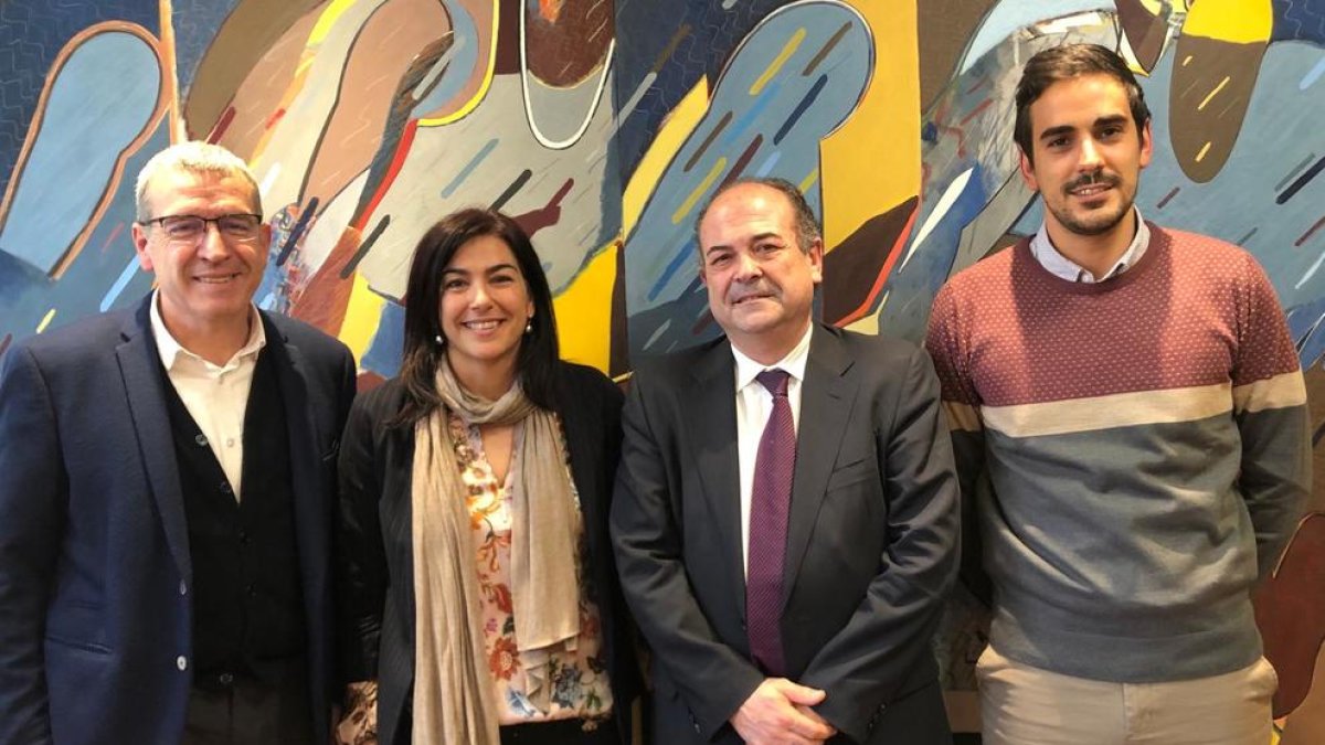 Rienda, flanquejada per Francés Boya i Juan Antonio Serrano.