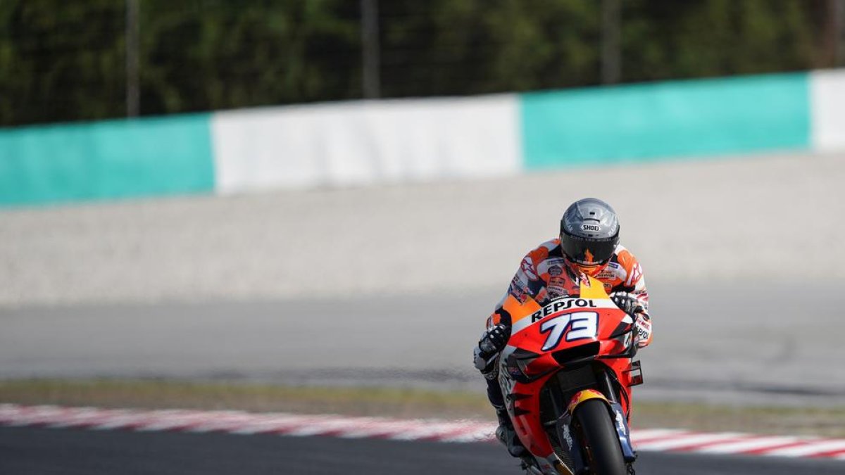 Àlex Márquez durante los test de pretemporada en Losail.