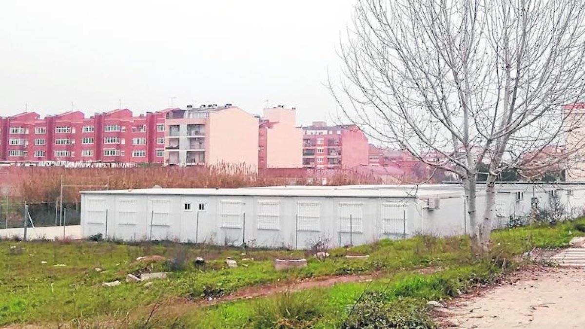 La escuela Pinyana está en módulos prefabricados desde su creación hace una década.