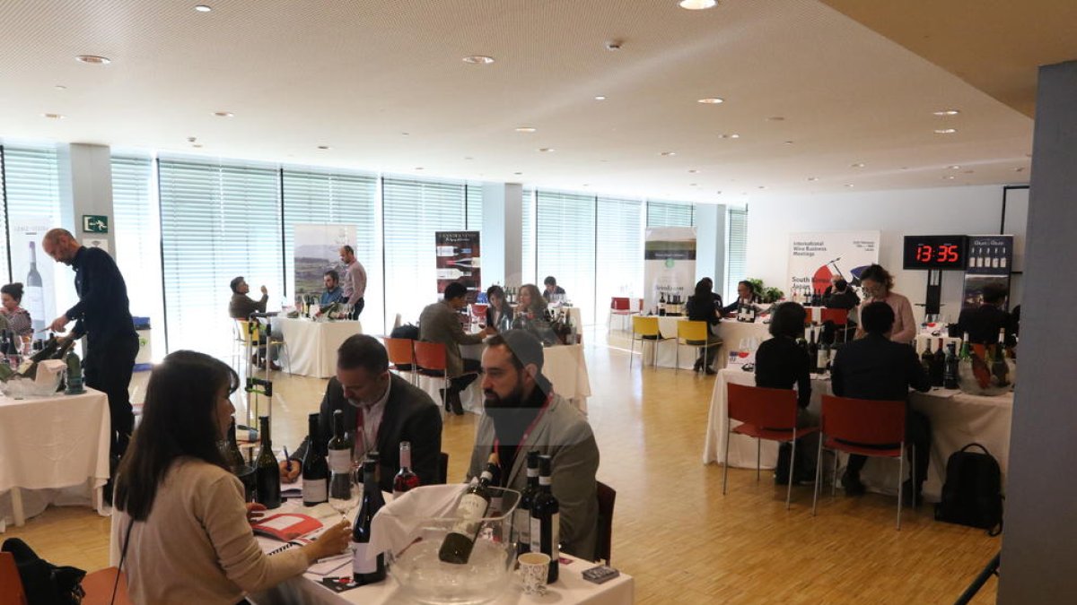 Una desena d'importadors del Japó i Corea del Sud busquen vins a Lleida