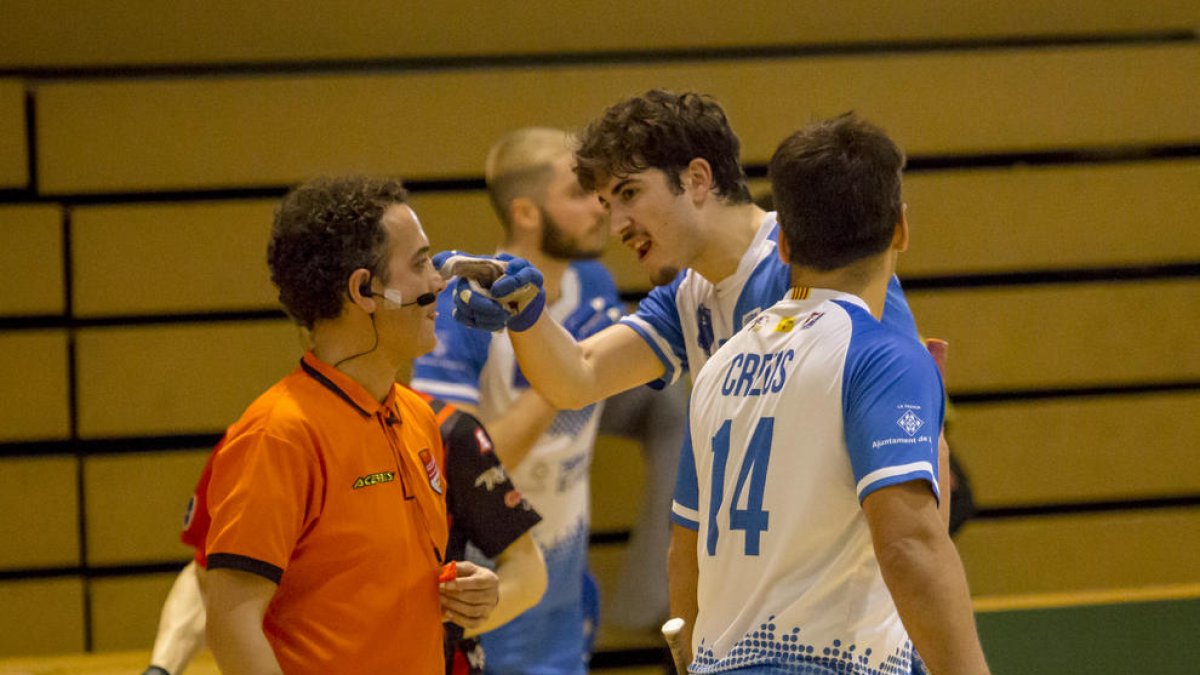 Andreu Tomàs celebra el gol que en ese momento permitía al Llista empatar el partido.