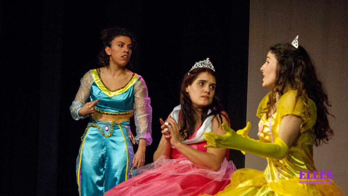 Les tres protagonistes d’‘Elles’, de La Melancòmica.