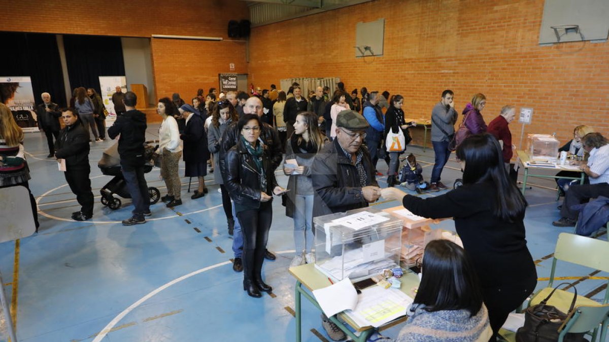La participació a Lleida a les 18:00 hores és del 56,5%, quatre punts menys que el 28A