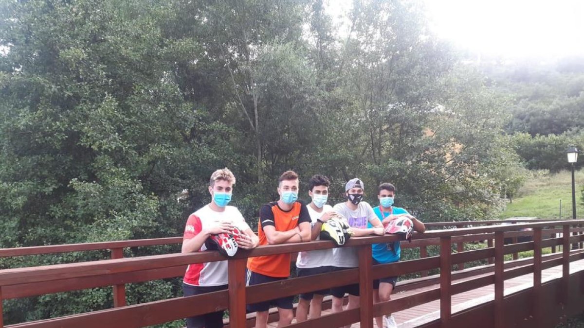 Los cinco pilotos leridanos que compiten este fin de semana en el Campeonato de España de Trial.